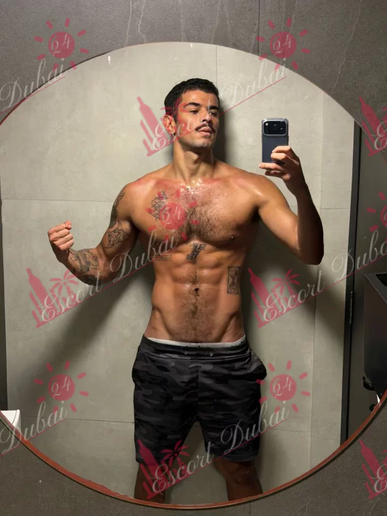 Anthony, 25 years old, 190 cm