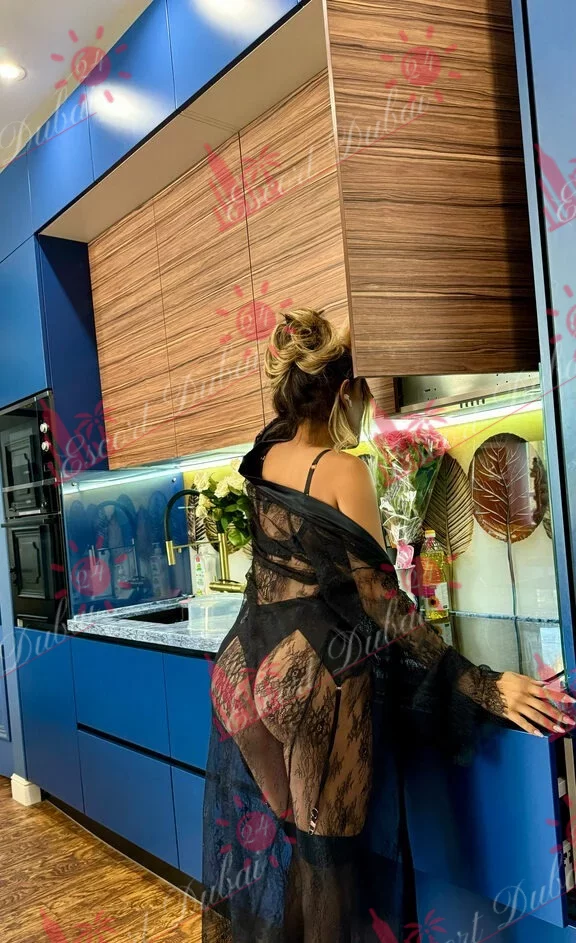 Nora, 24 years old, 170 cm, medium