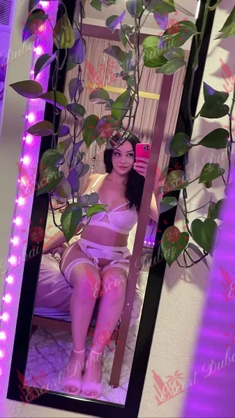 Tessa, 28 years old, 176 cm, medium