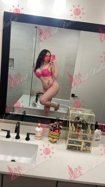 Tessa, 28 years old, 176 cm, medium
